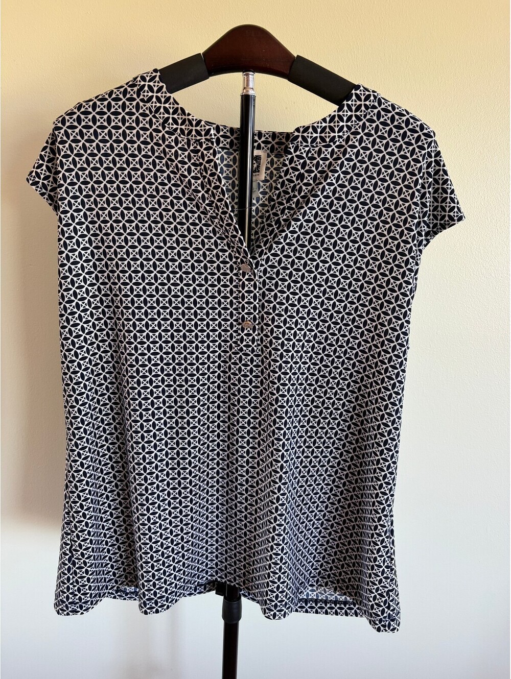 Anne Klein Women’s Large Navy White Geometric Print Short Sleeve Blouse Top